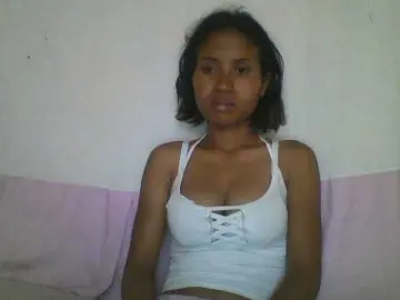 YoungNatie  live sex cam