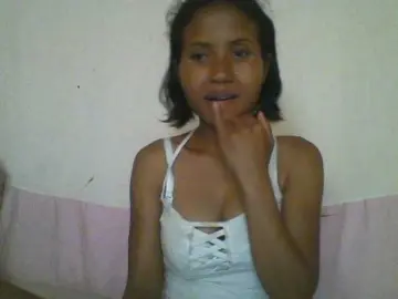 YoungNatie  live sex cam