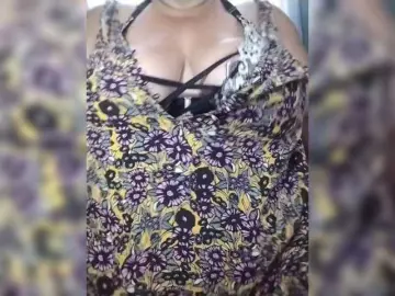 Xo4y2sexa  live sex cam