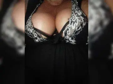 Xo4y2sexa  live sex cam