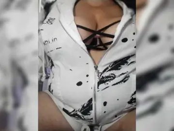 Xo4y2sexa  live sex cam