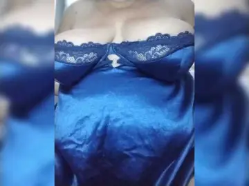 Xo4y2sexa  live sex cam