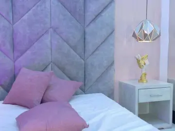 AradiaNocturne  live sex cam