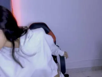 Crazybaby-squirt  live sex cam