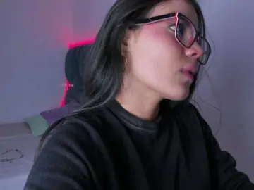 Crazybaby-squirt  live sex cam