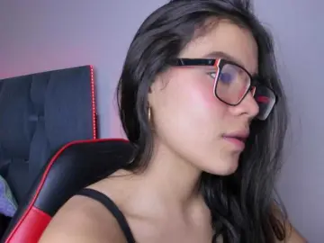 Crazybaby-squirt  live sex cam