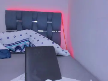 Crazybaby-squirt  live sex cam
