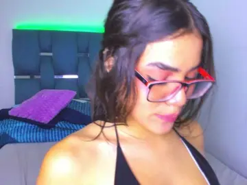 Crazybaby-squirt  live sex cam