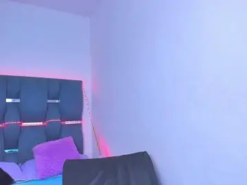 Crazybaby-squirt  live sex cam