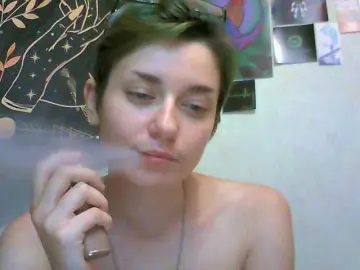 Uwu-emmy  live sex cam