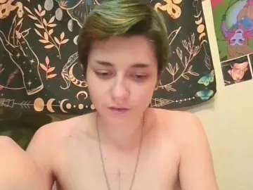 Uwu-emmy  live sex cam
