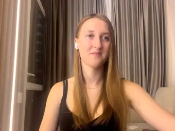 DionneCrum  live sex cam