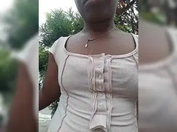 Noumia  live sex cam