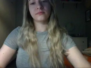 RosieJune  live sex cam