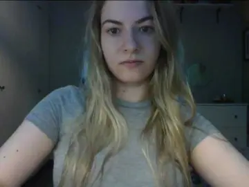 RosieJune  live sex cam