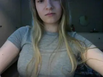 RosieJune  live sex cam