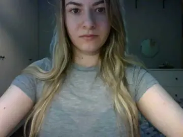 RosieJune  live sex cam