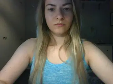 RosieJune  live sex cam