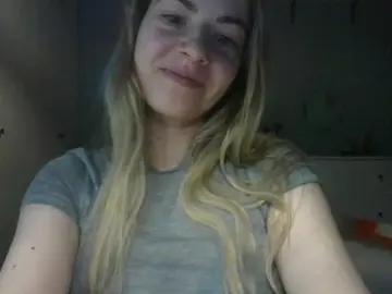 RosieJune  live sex cam