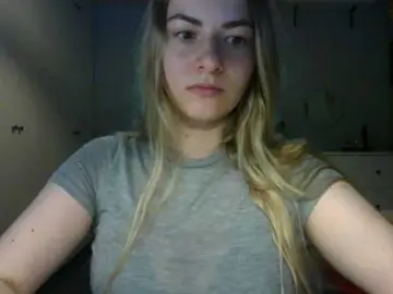 RosieJune  live sex cam