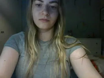 RosieJune  live sex cam