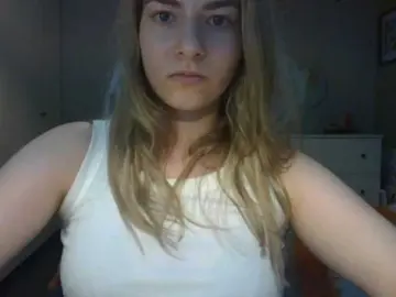 RosieJune  live sex cam