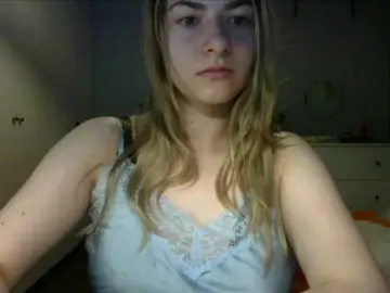 RosieJune  live sex cam