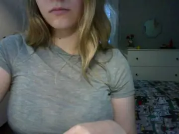 RosieJune  live sex cam
