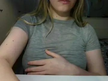 RosieJune  live sex cam