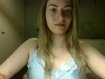RosieJune  live sex cam