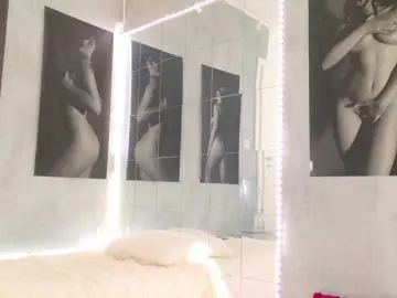 Celia-chanel  live sex cam