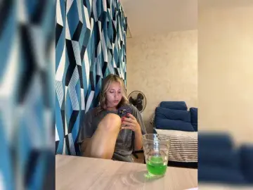 Crystal1-1  live sex cam