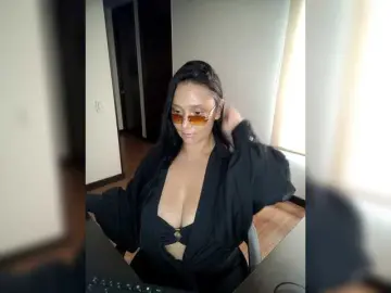 Emeraldgem  live sex cam