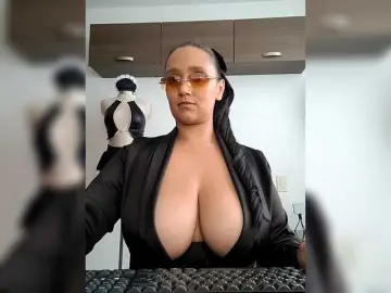 Emeraldgem  live sex cam