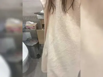 Lady-meow  live sex cam