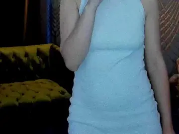 Livia-Shy  live sex cam