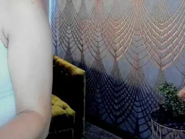 Livia-Shy  live sex cam