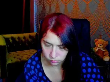 Livia-Shy  live sex cam