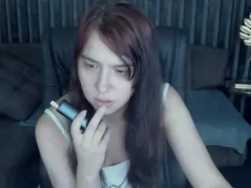 Livia-Shy  live sex cam