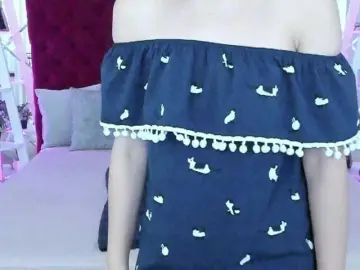 Livia-Shy  live sex cam