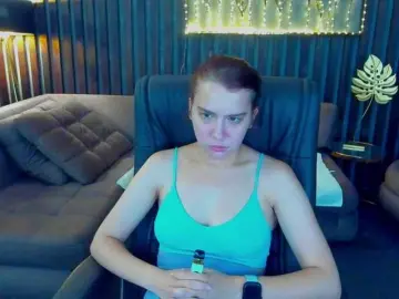 Livia-Shy  live sex cam