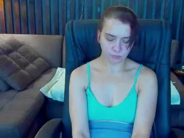 Livia-Shy  live sex cam
