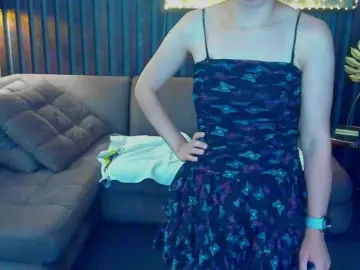 Livia-Shy  live sex cam