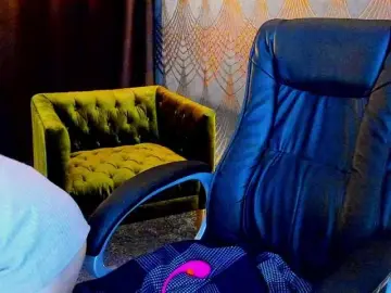 Livia-Shy  live sex cam