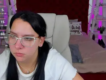 Livia-Shy  live sex cam