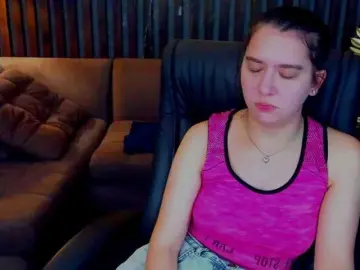 Livia-Shy  live sex cam