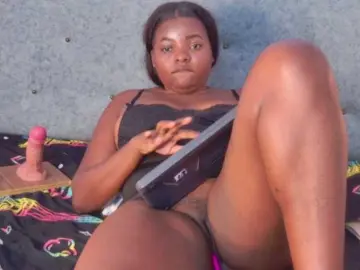 SaraThomas  live sex cam