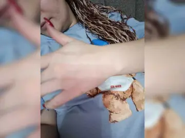 AnitaJones  live sex cam