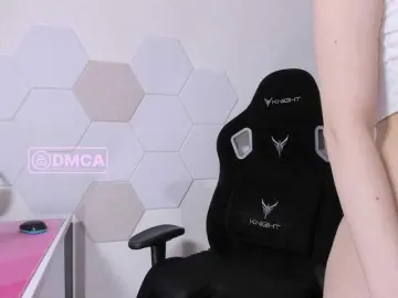 Sky-QueenI  live sex cam