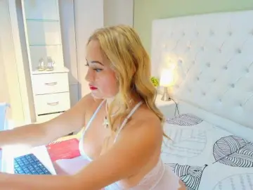 Lindacarterr  live sex cam